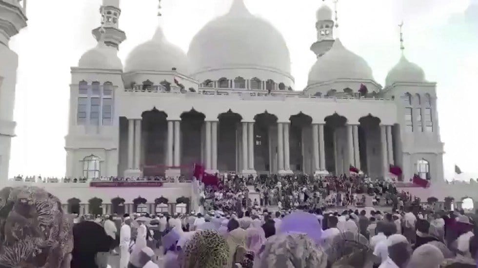 چین میں مسجد کی مسماری کے خلاف مسلمانوں کا احتجاج