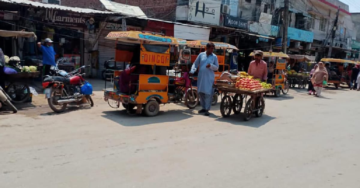 چناب نگرشہر میں تجاوزات اور جگہ جگہ بنے ناجائز رکشہ سٹینڈ شہریوں کے لئے وبال جان بن گئے