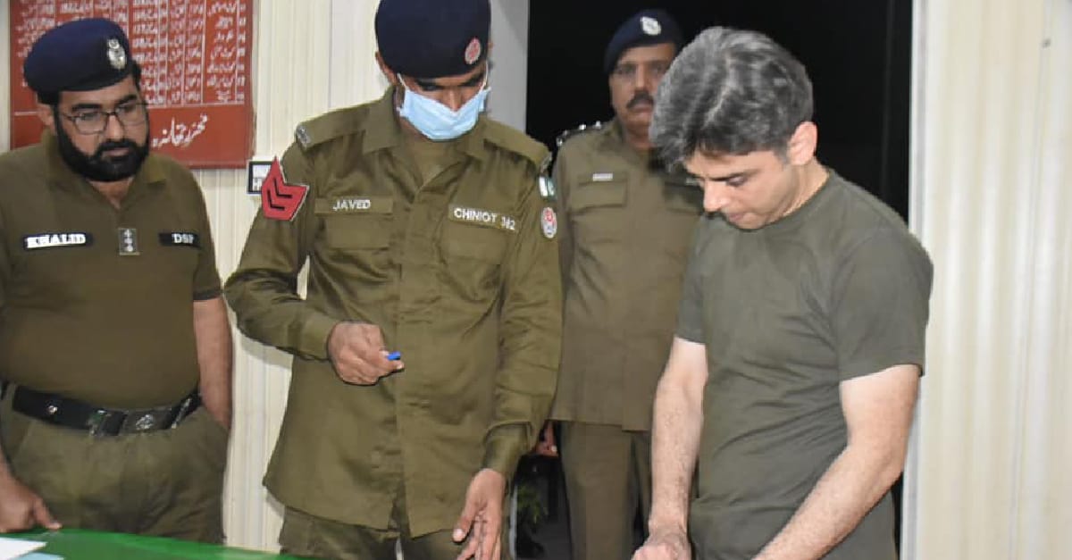 چنیوٹ ڈی پی او بلال ظفر شیخ کا تھانہ سٹی اور تھانہ رجوعہ کا وزٹ