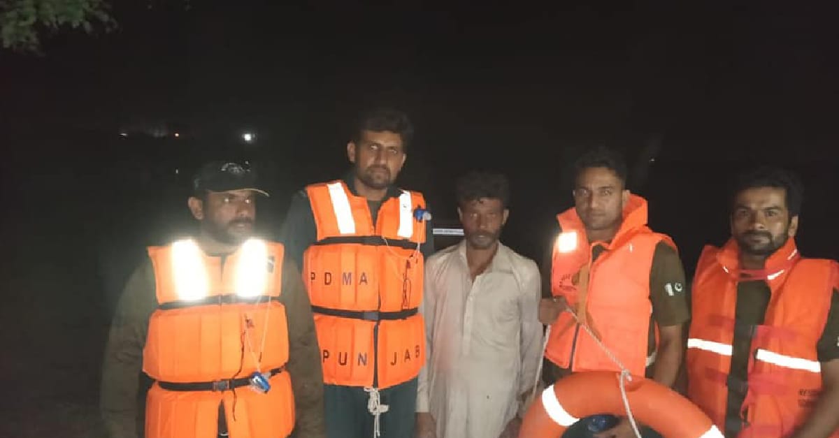چنیوٹ میں نوجوان نے دریا  کی پل سے چھلانگ کر خود کشی کی کوشش کی