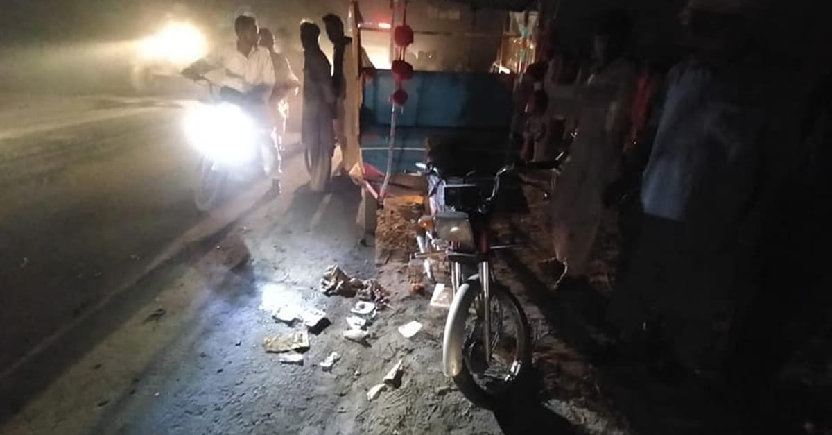 چنیوٹ روڈ زیرو پوائنٹ ہائی ایس، رکشہ اور موٹر سائیکل میں تصادم