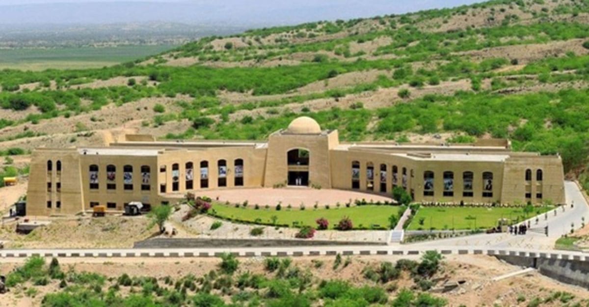 کورونا کیسز سامنے آنے پر نمل یونیورسٹی سیل