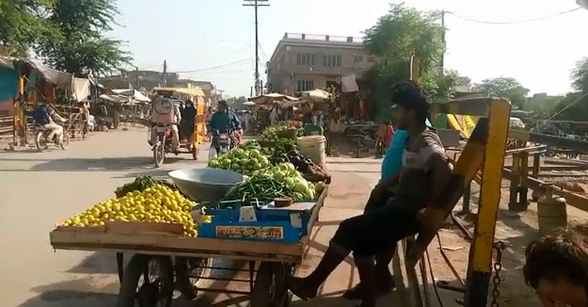 اقصیٰ روڈ ربوہ بازار میں ناجائز تجاوزات والے بد معاشی پر اتر آئے