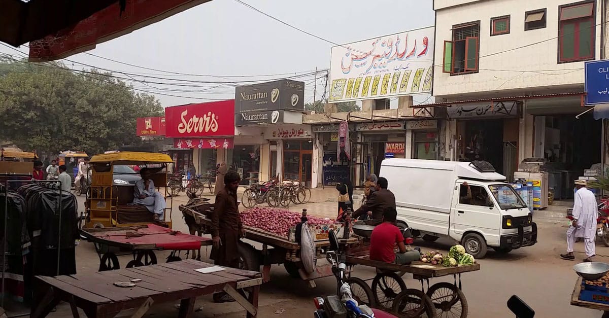 ربوہ کے شہری گھر بنانے کیلئے کروڑوں روپے حکومت کو دیتے ہیں