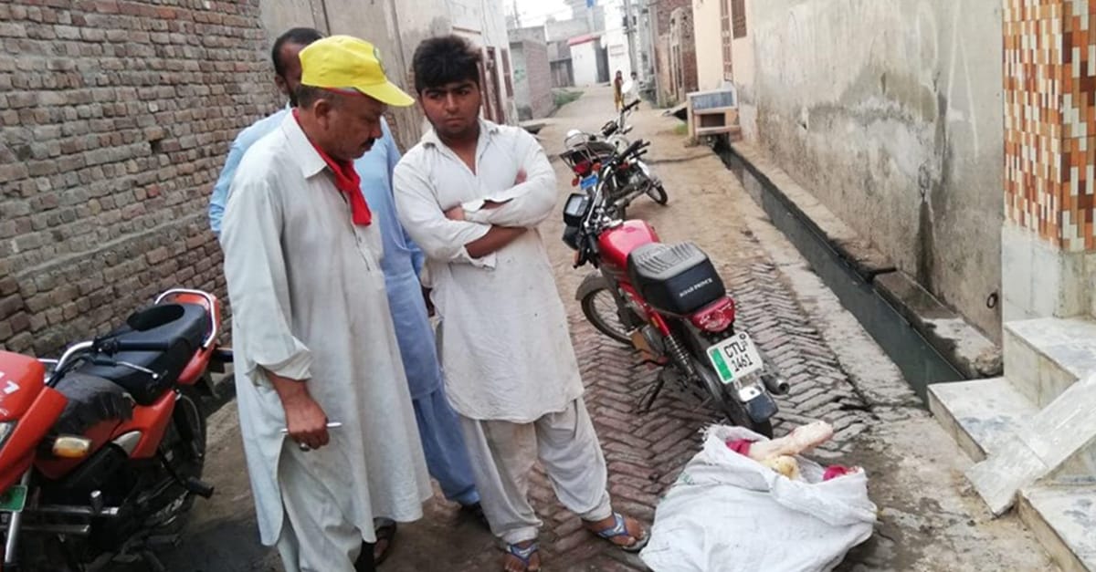 چنیوٹ: پچاس کلو بوری بند مضر صحت گوشت میڈیا کی نشاندہی پر پکڑا گیا