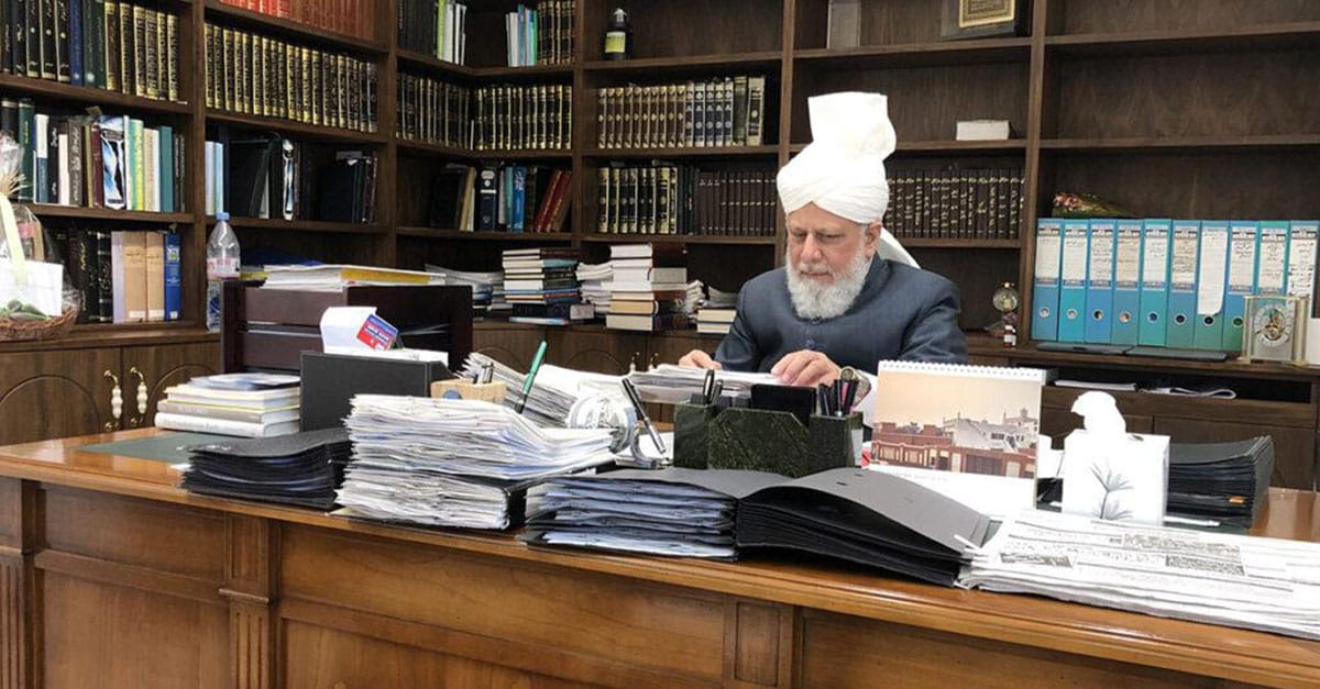 جماعت احمدیہ کے سربراہ مرزا مسرور احمد صاحب نے جماعت کے نام اہم پیغام جاری کردیا