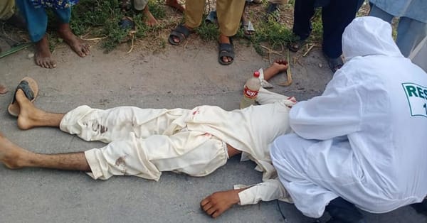 حقانیہ روڈ نزد جنڈ والی کالونی موٹر سائیکل کی رکشہ سے ٹکر