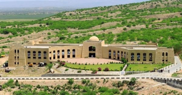کورونا کیسز سامنے آنے پر نمل یونیورسٹی سیل