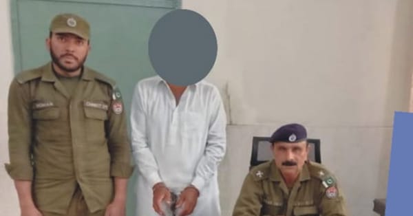 چنیوٹ میں پولیس نے غیر قانونی اسلحہ کی نمائش پر ملزم ظفر علی کو گرفتار کر لیا