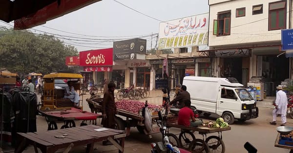 ربوہ کے شہری گھر بنانے کیلئے کروڑوں روپے حکومت کو دیتے ہیں