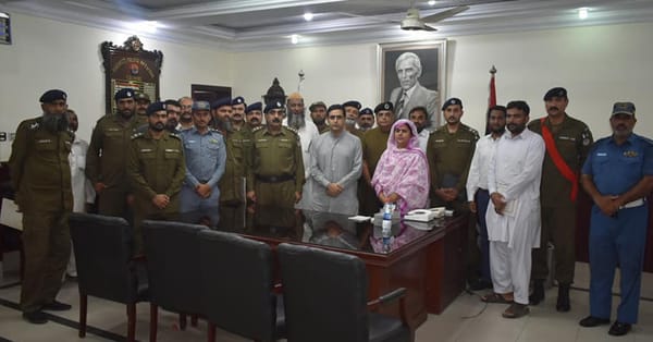 ڈی پی او چنیوٹ محمد انور کھیتران نے تبادلہ کے بعد اپنے عہدے کا چارج چھوڑ دیا