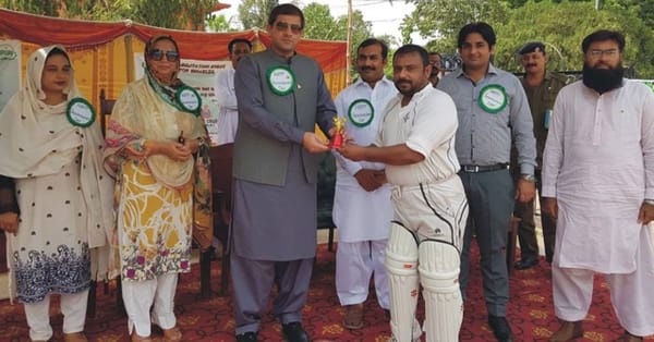 چنیوٹ:جشن ازادی کے سلسلہ میں محکمہ سوشل ویلفیئر ڈیپارٹمنٹ کے زیر اہتمام معذور افراد کے درمیان کرکٹ میچ کا انعقاد