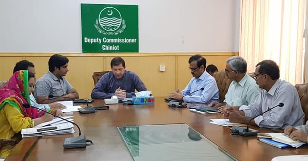 سٹوڈنٹس کی پڑھائی،ٹیچرز کی تنخواہیں و دیگر سہولیات کا خیال رکھیں اور انہیں فل سپورٹ کریں، ڈی سی چنیوٹ