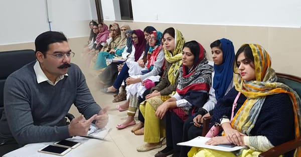 تمام ڈاکٹرز اپنی کارکردگی کو بہتر بنائیں،آپ محنت کریں گے تب ہی ضلع رینکنگ میں اوپر آئے گا:ڈی سی چنیوٹ