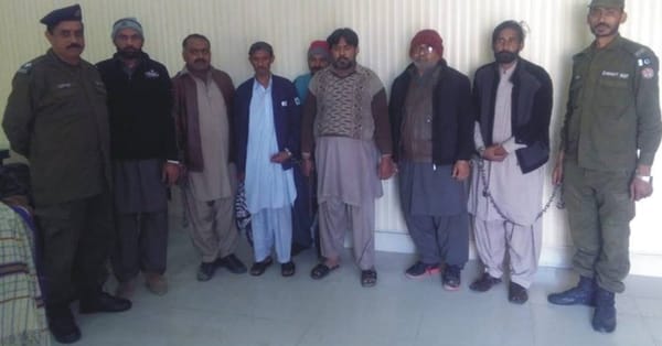 ایس ایچ او تھانہ سٹی چنیوٹ انسپکٹر محمد طاہر منج نے اپنی ٹیم کے ہمراہ سات جواریوں کو گرفتار کرلیا